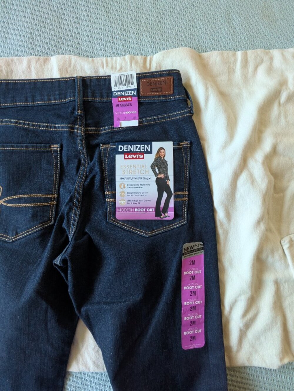 Levi's Denizen Modern Bootcut Jeans - Blue Denim Dark Wash - Misses Size 2 NWT - Picture 3 of 6